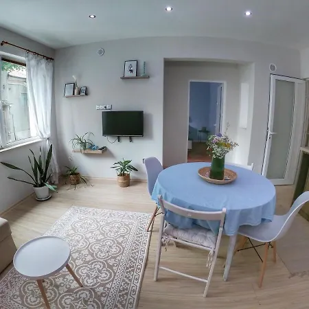 Into The Blue, 4 Guests, 5 Min Away From The Appartamento *