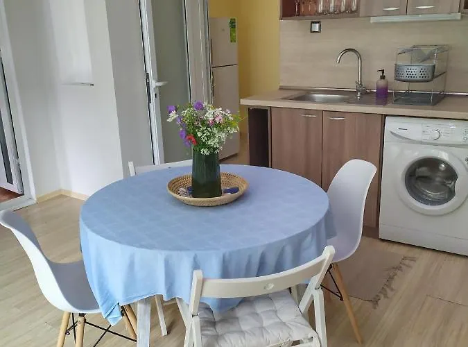 Apartament Into The Blue, 4 Guests, 5 Min Away From The *