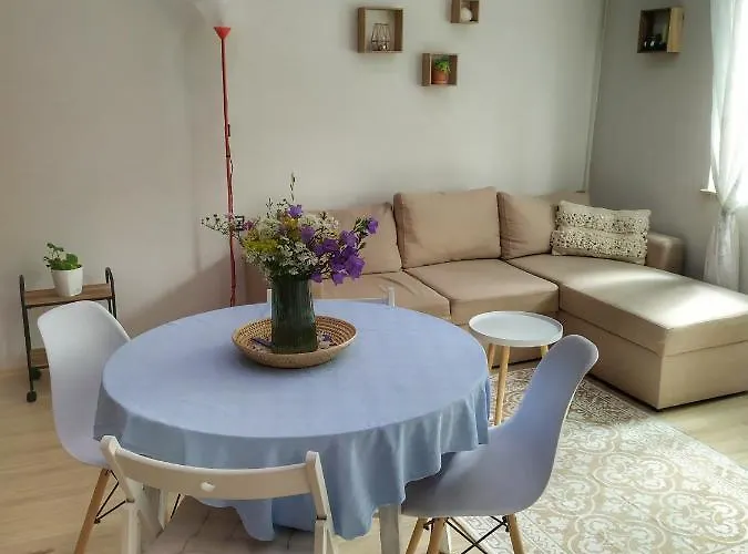 Into The Blue, 4 Guests, 5 Min Away From The Apartment *