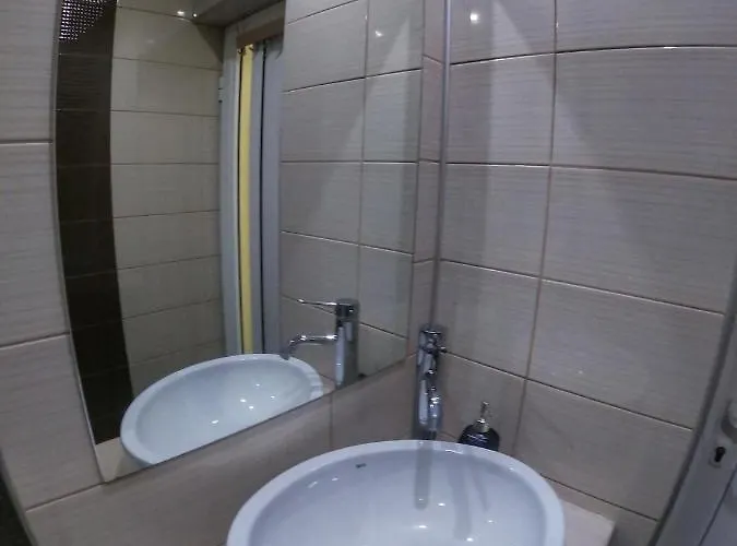 Into The Blue, 4 Guests, 5 Min Away From The *